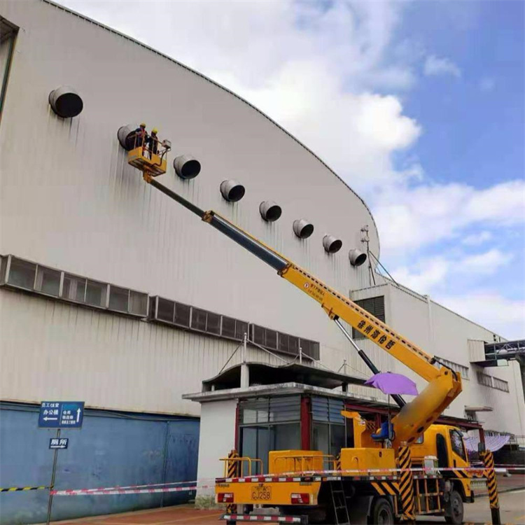 南京高淳高空作业车出租服务：专业广告牌安装解决方案